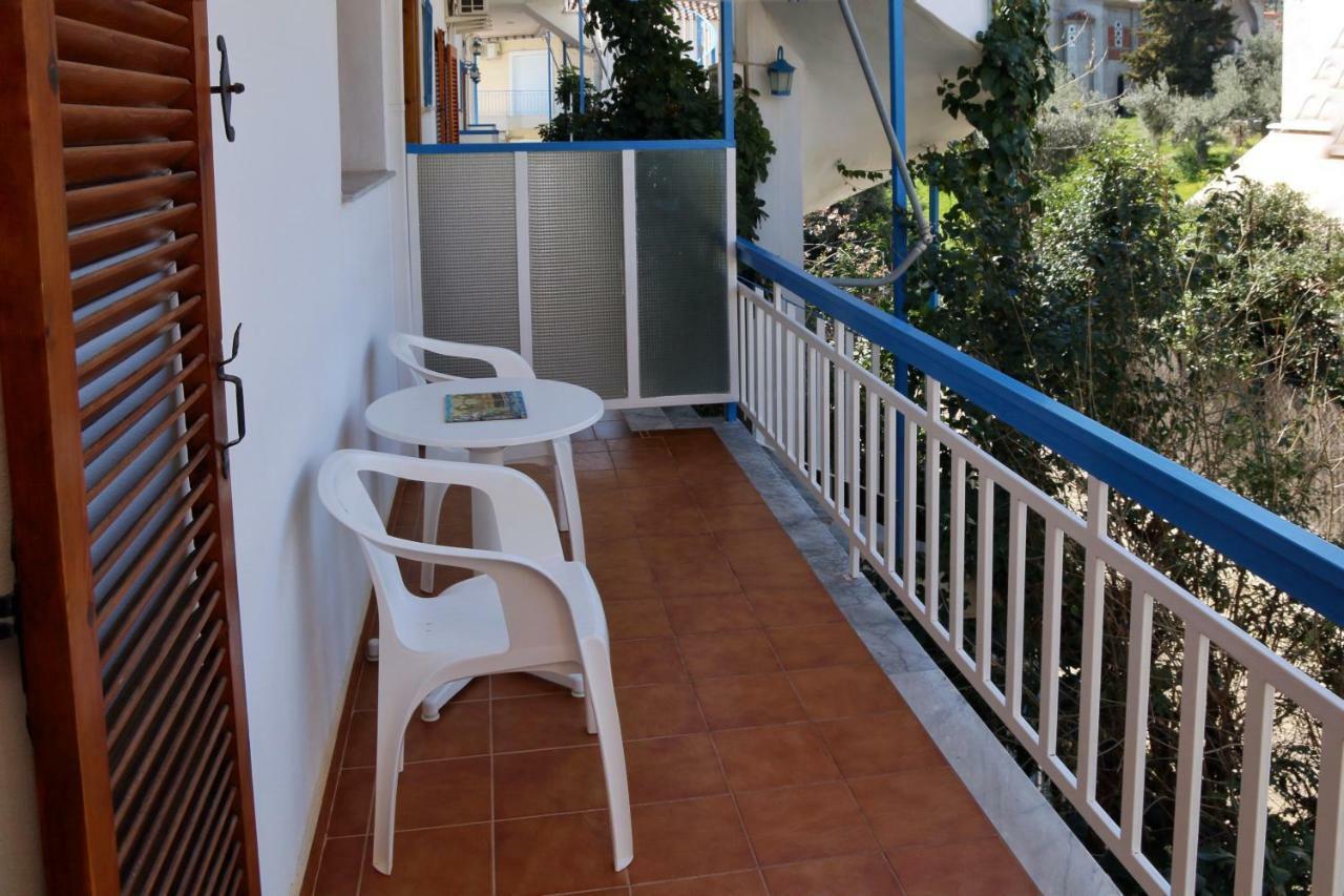 Seaview Self Catering Apartment - Helen No 1 Ксиропигадо Екстериор снимка