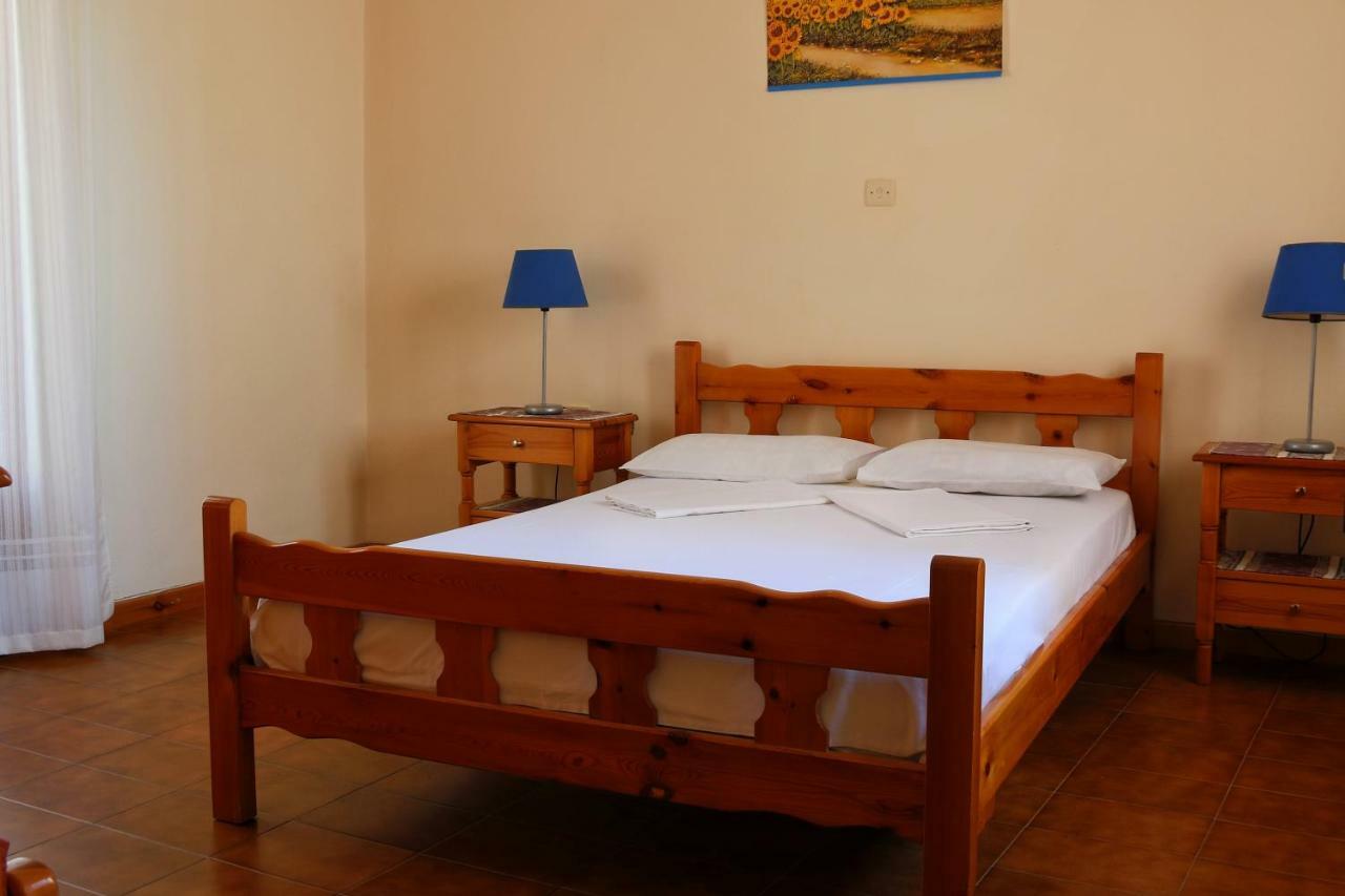 Seaview Self Catering Apartment - Helen No 1 Ксиропигадо Екстериор снимка