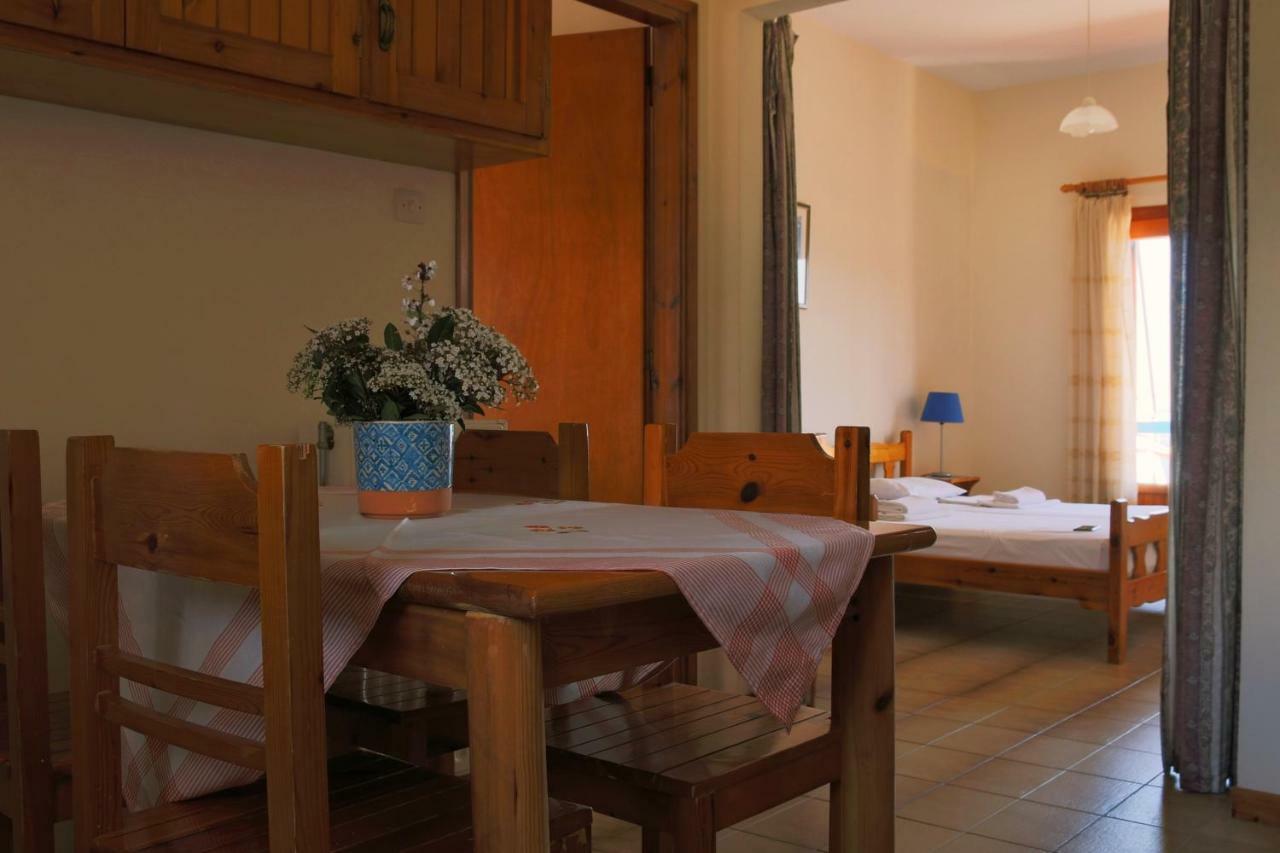 Seaview Self Catering Apartment - Helen No 1 Ксиропигадо Екстериор снимка